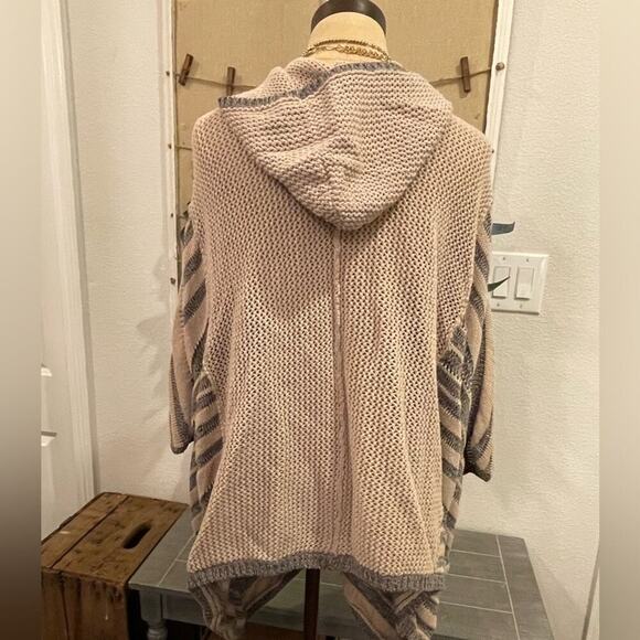 BCBGeneration Tan/Navy Knit Cardigan Hoodie Sweater OS - Picture 4 of 5